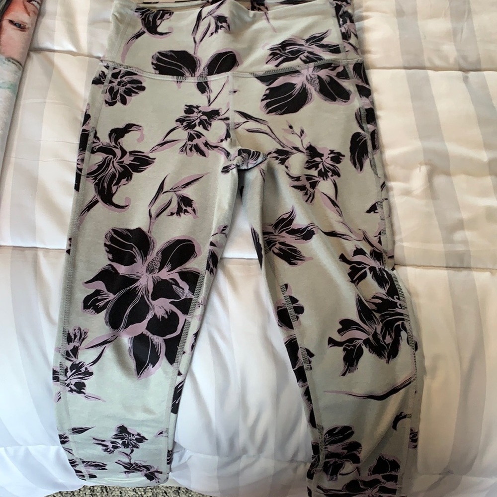 Athleta Capri Leggings